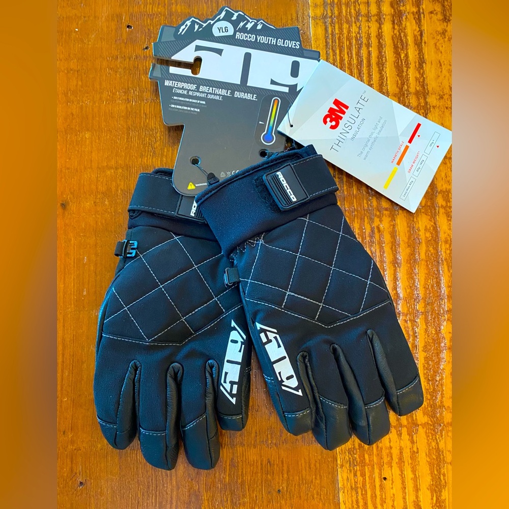 *NWT ROCCO YOUTH GLOVES
